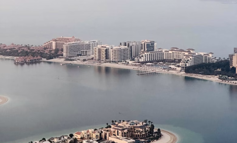جزر أمواج، البحرين، سياحة بحرية، رفاهية illustration for جزر أمواج البحرين: